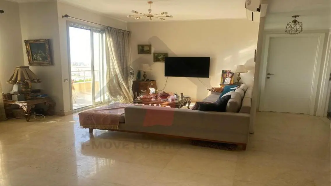 شقة فاخرة للبيع بمساحة 202 متر