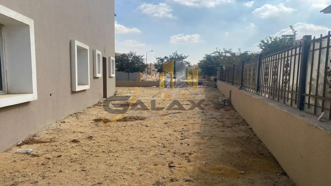 Luxury Villa for Sale with Spacious Garden