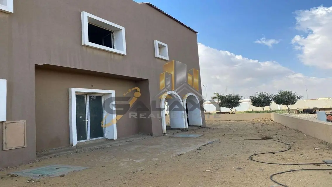 Luxury Villa for Sale with Spacious Garden