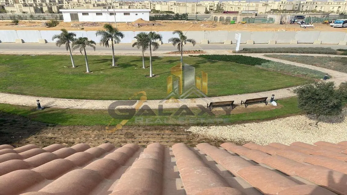 Luxury Villa for Sale with Spacious Garden