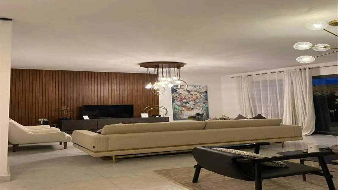Luxury Apartment with 240 Meters and Great Amenities