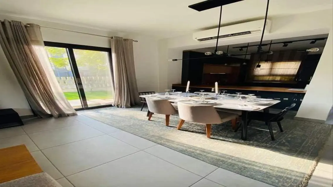 Luxury Apartment with 240 Meters and Great Amenities