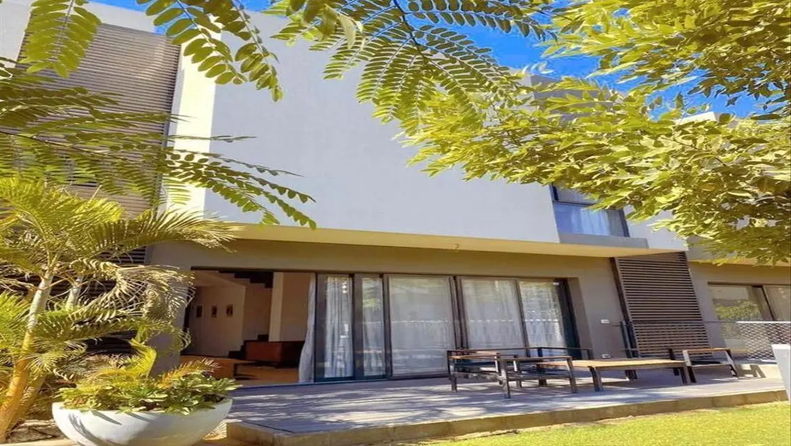 Luxury Apartment with 240 Meters and Great Amenities
