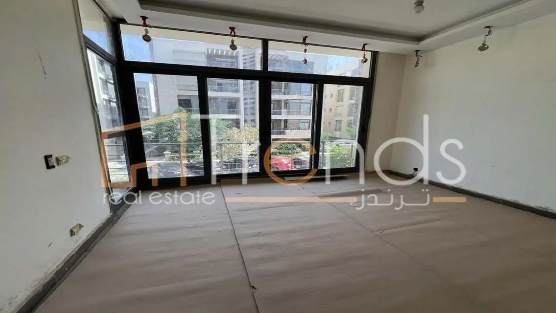 Luxurious Villa with Private Garden in Prime Location