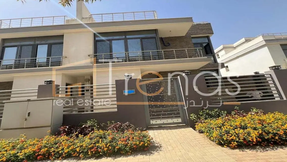 Luxurious Villa with Private Garden in Prime Location