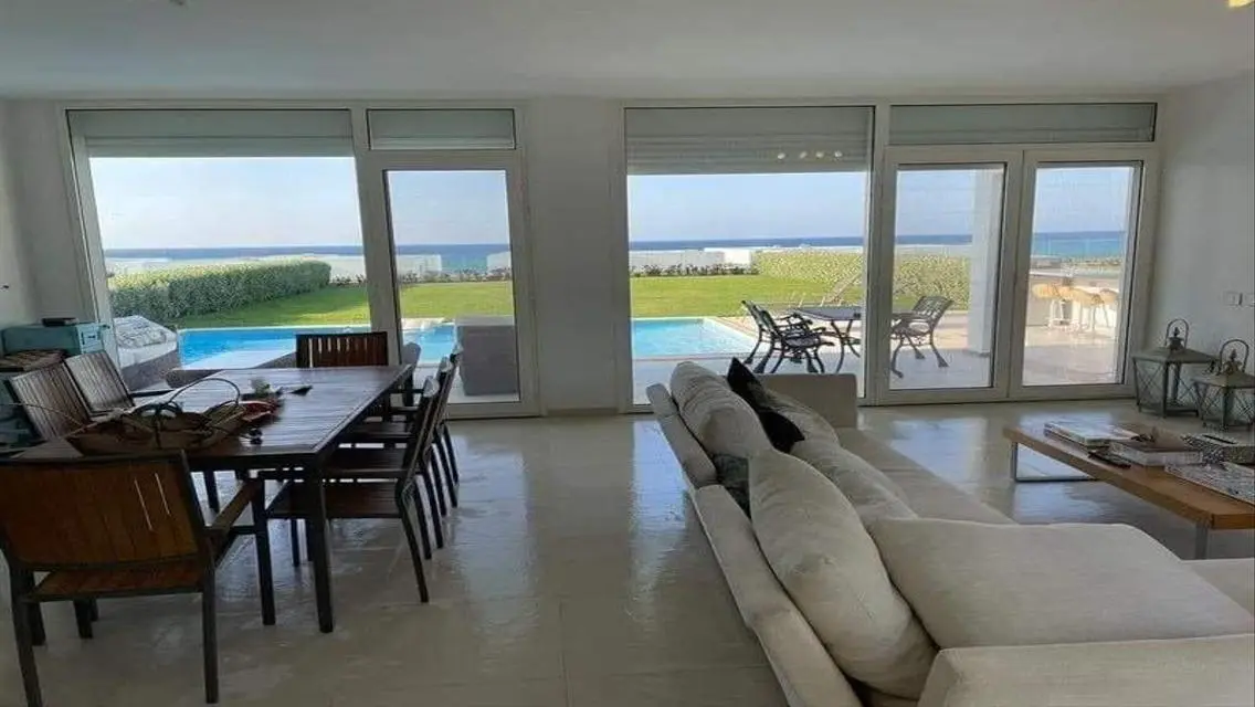 Stunning Apartment with Central AC and Private Garden