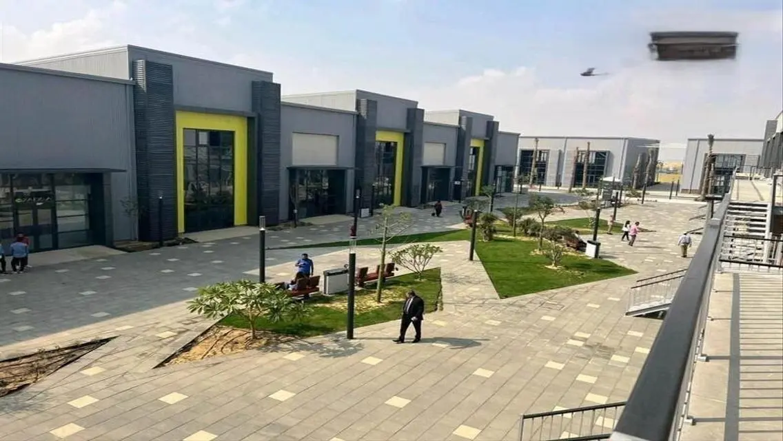 عقار فاخر بمساحة واسعة ومرافق متكاملة