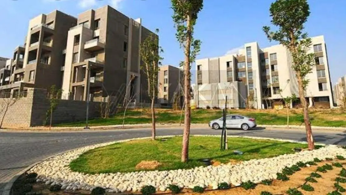Luxury Apartment with Lake View and Security