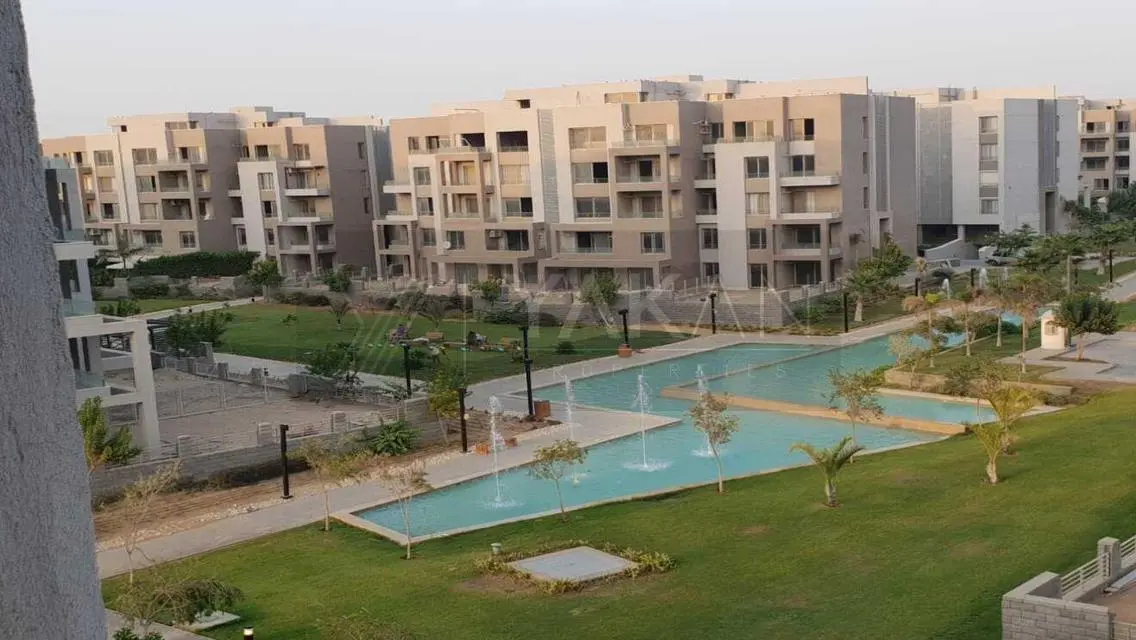 Luxury Apartment with Lake View and Security