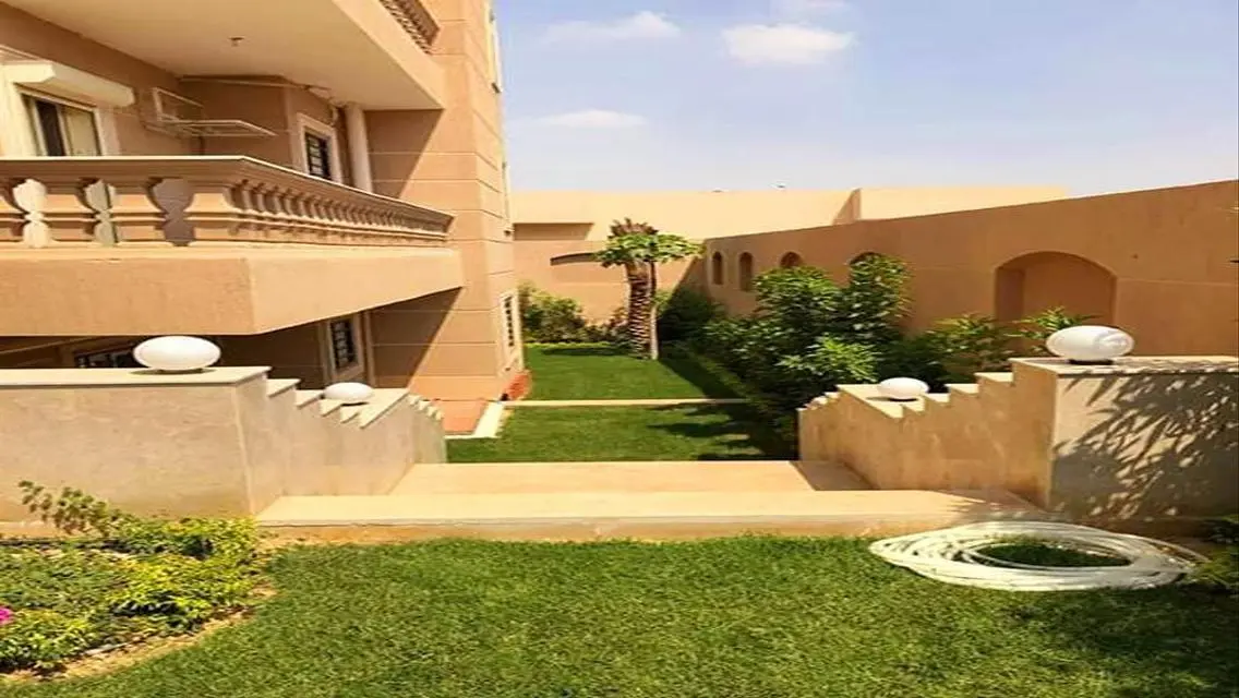 فيلا فاخرة بمسبح خاص وحديقة