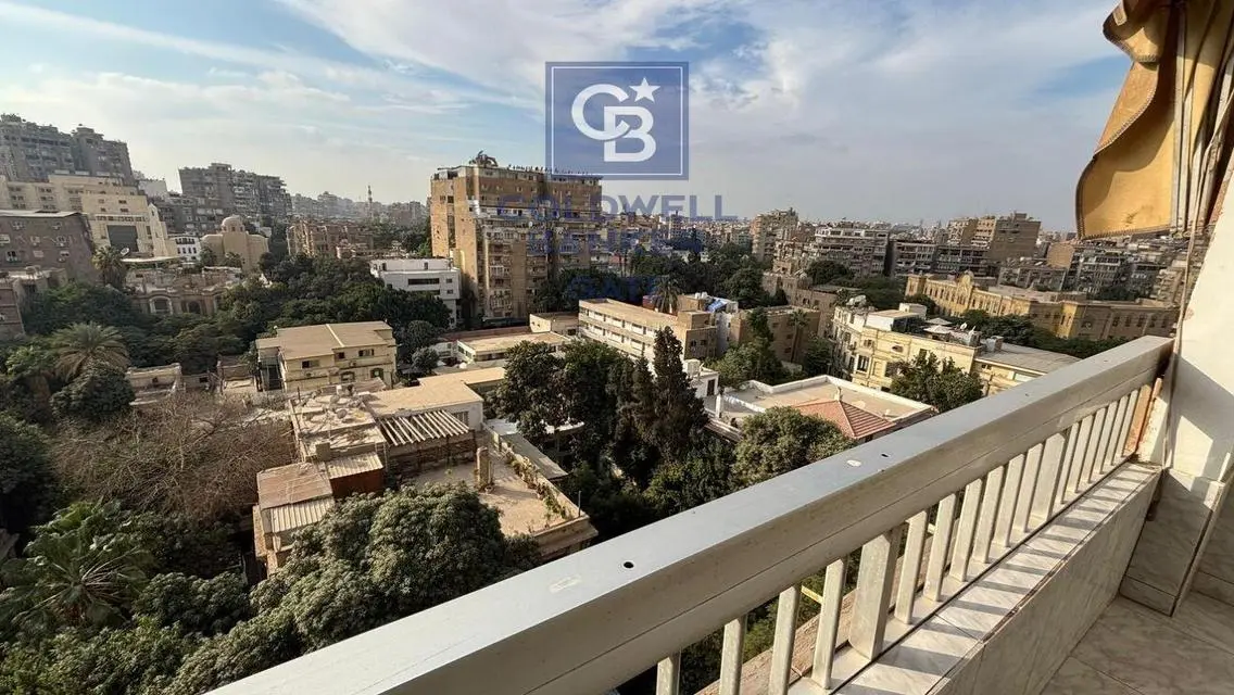 Luxury 4-Bedroom Apartment with Stunning Lake View