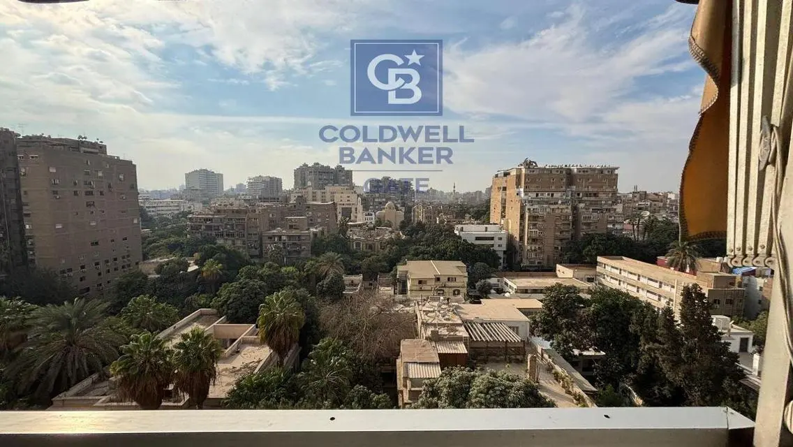 Luxury 4-Bedroom Apartment with Stunning Lake View