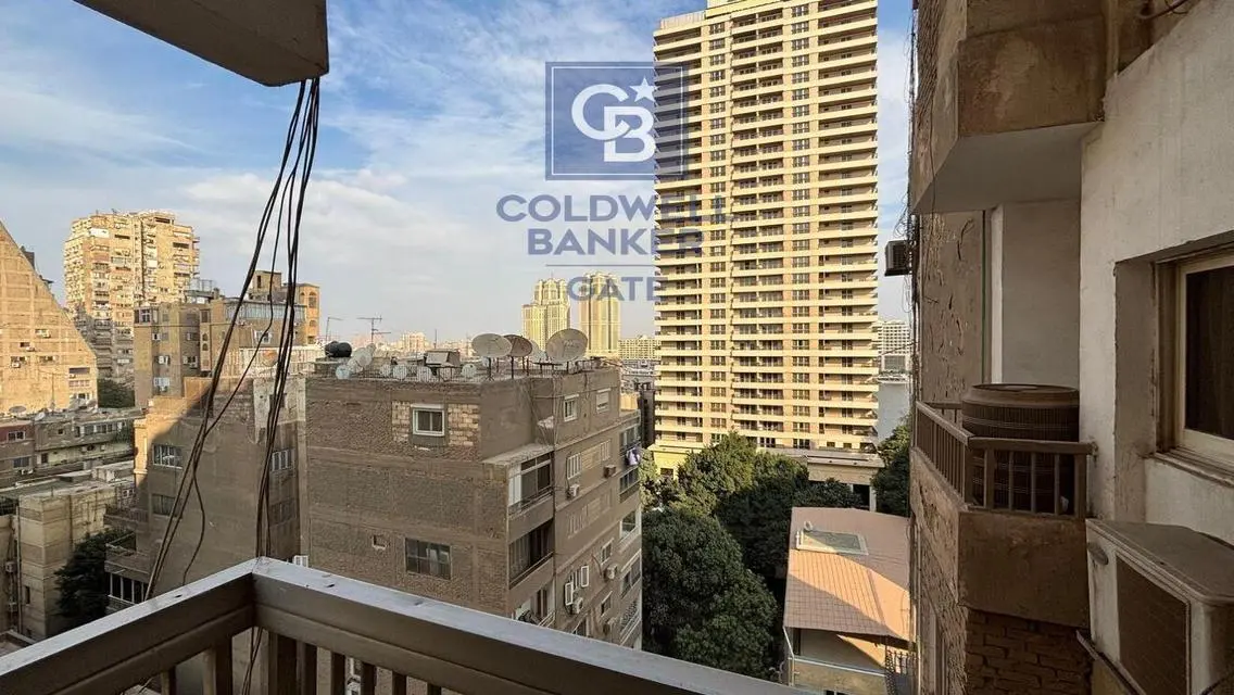 Luxury 4-Bedroom Apartment with Stunning Lake View