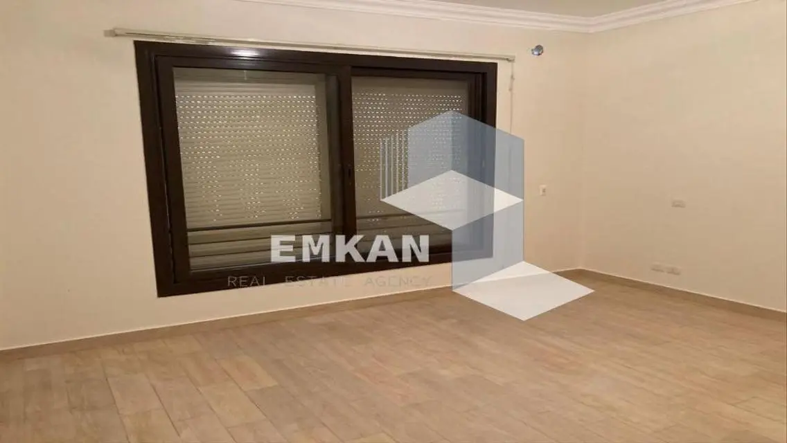 شقة فاخرة 3 غرف نوم مع إطلالة جميلة على البحيرات
