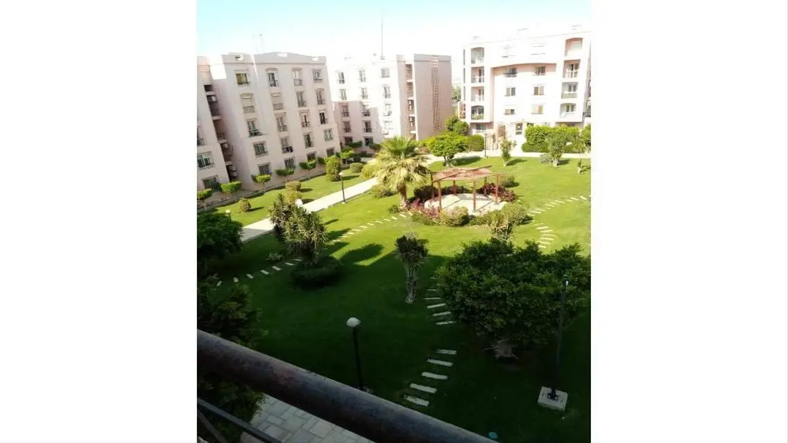 شقة فاخرة للبيع في عزبة يوسف