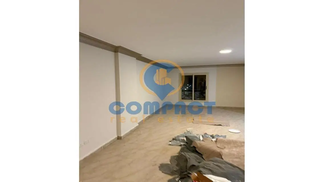 Stunning 235 sqm Apartment for Rent - Balcony with Scenic View