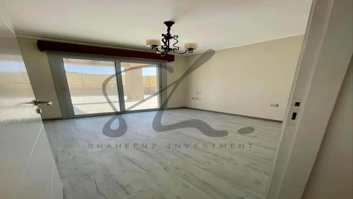 طابق فخم في جولدن سكوير - جاهز للسكن