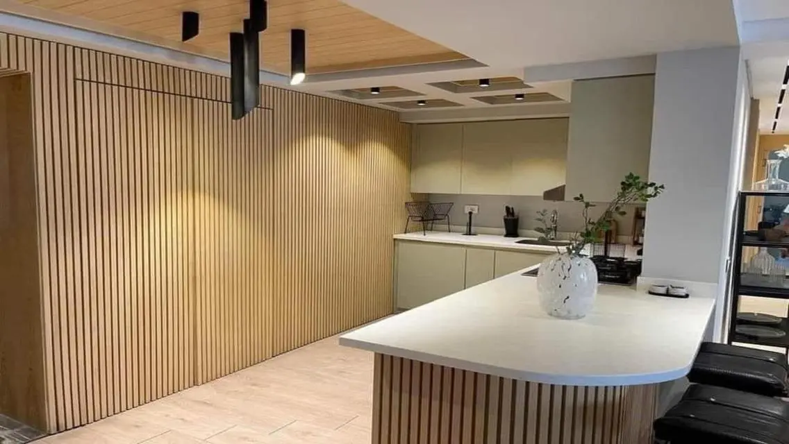 Luxury Apartment with Private Garden and Lake View