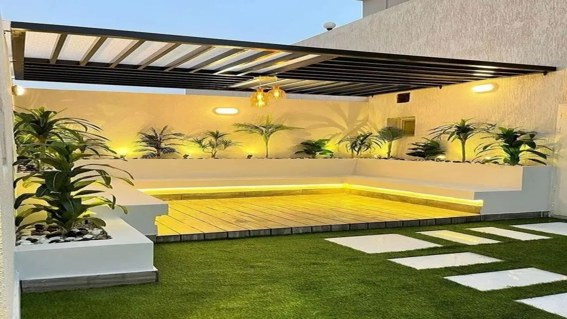 Luxury Apartment with Private Garden and Lake View
