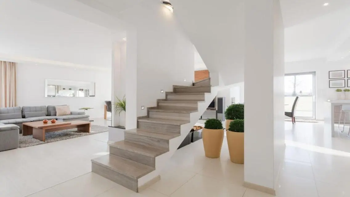 Luxury Apartment with Private Garden and Lake View