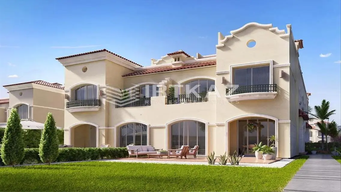 Luxurious Villa Overlooking the Lakes