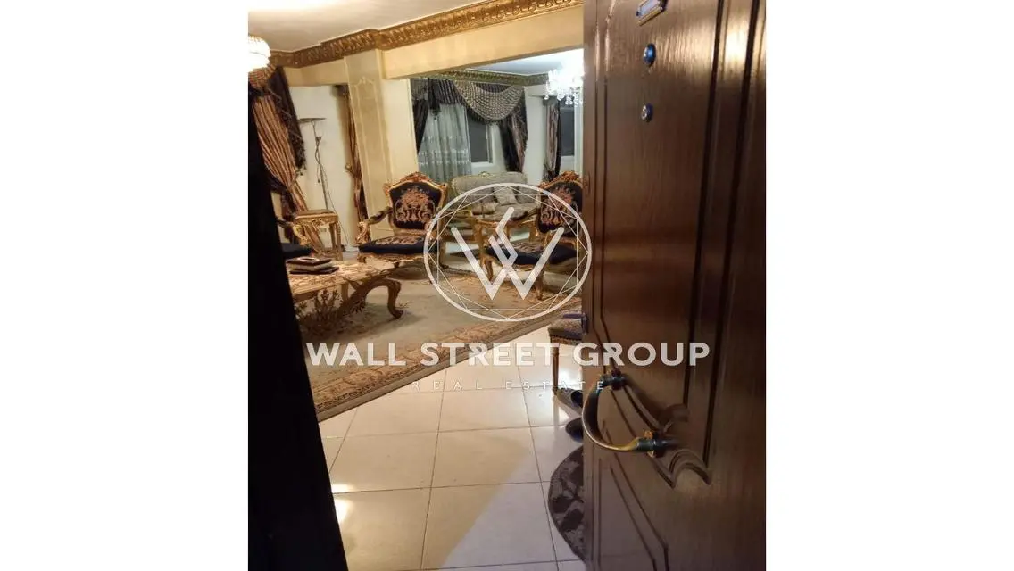 شقة بمساحة 400 متر للبيع