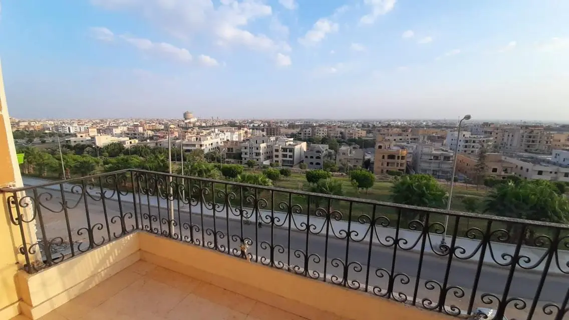 Amazing Apartment for Rent Overlooking a Landmark