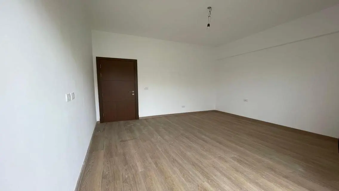 Luxury Apartment with Spacious Layout and Beautiful Views