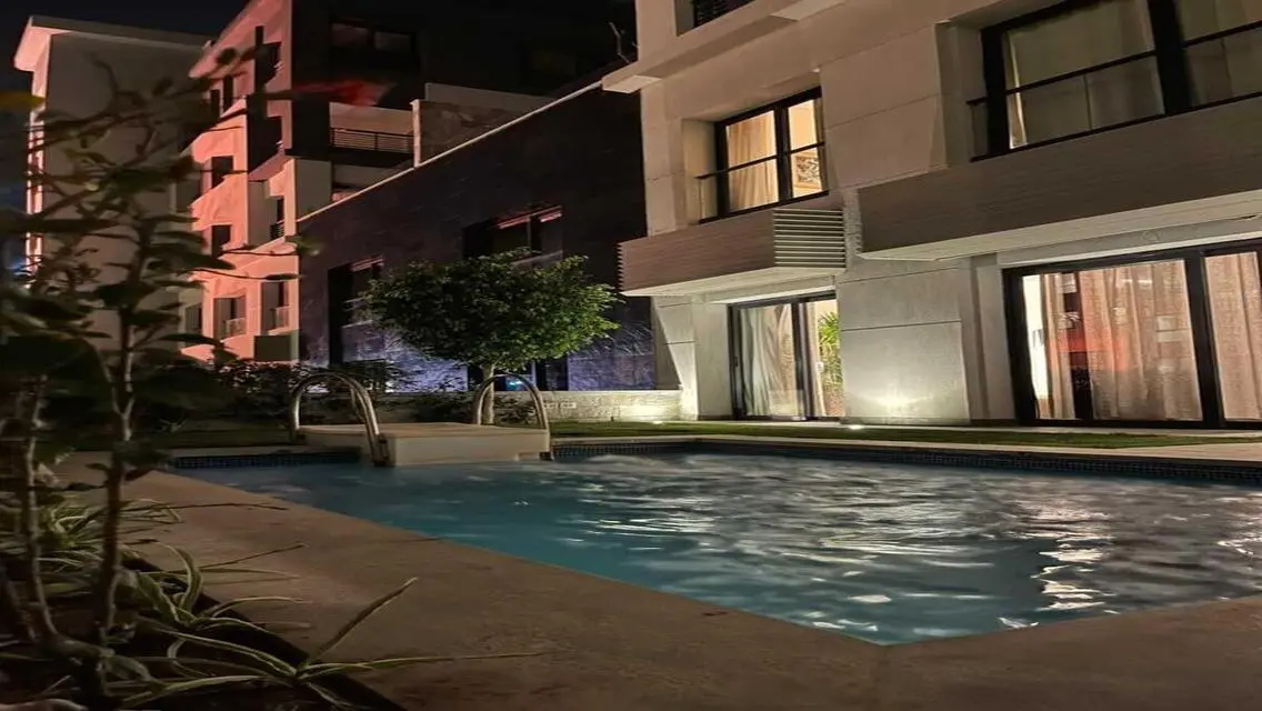 Luxury Apartment with Spacious Layout and Beautiful Views