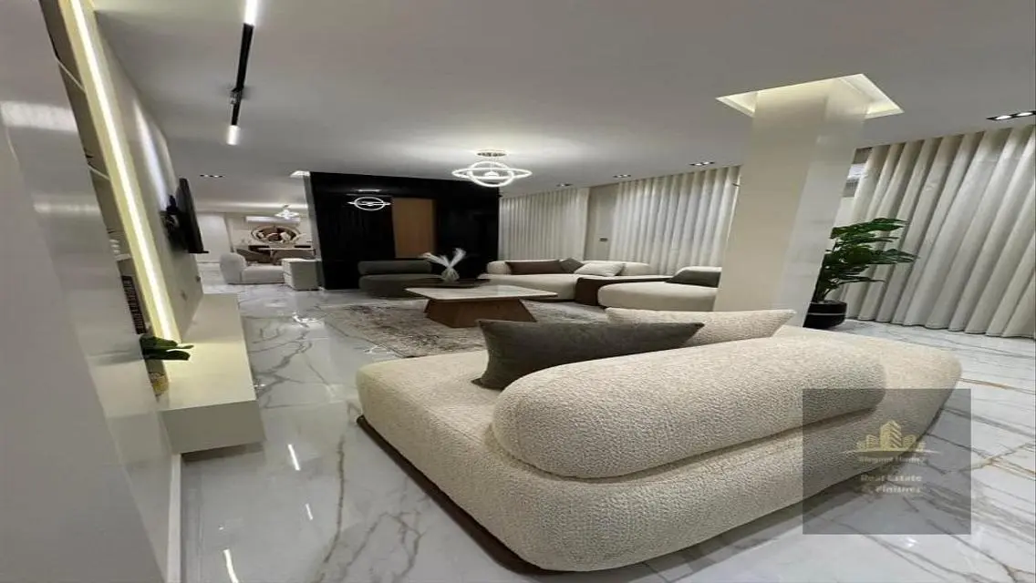 Luxurious 3-Bedroom Apartment for Sale - 280 Sqm in Prime Location