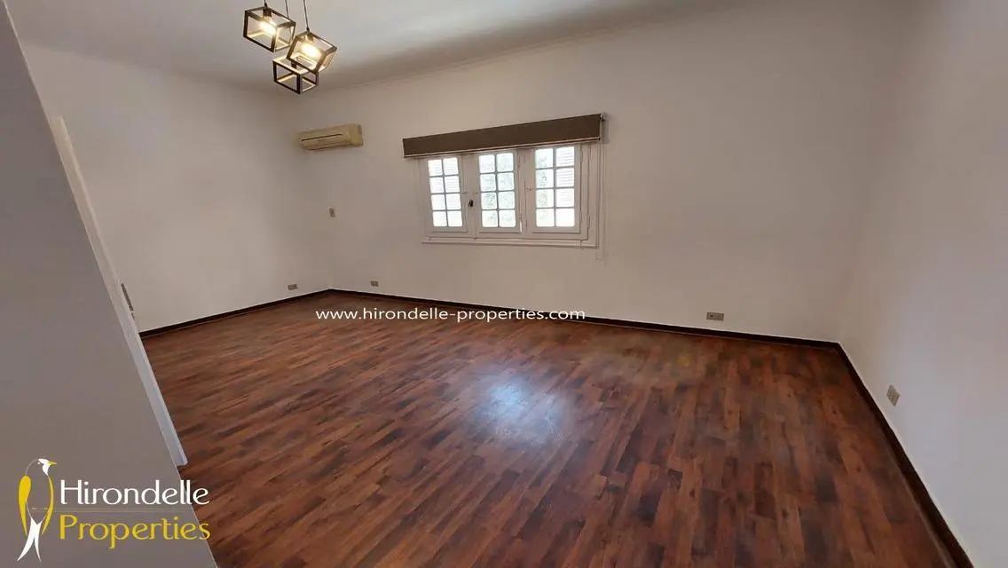 شقة فاخرة للبيع مع غرفة اجتماعات