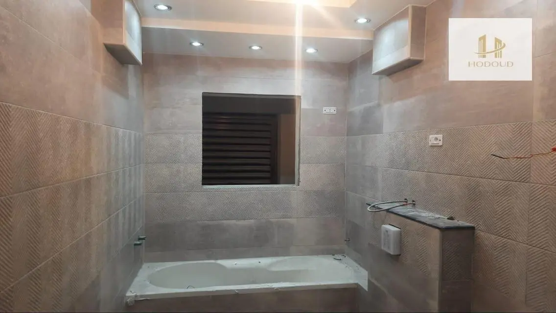 Luxury Apartment with Prime Amenities in the Heart of the City