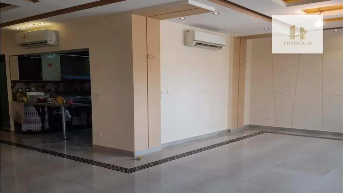 Luxury Apartment with Prime Amenities in the Heart of the City