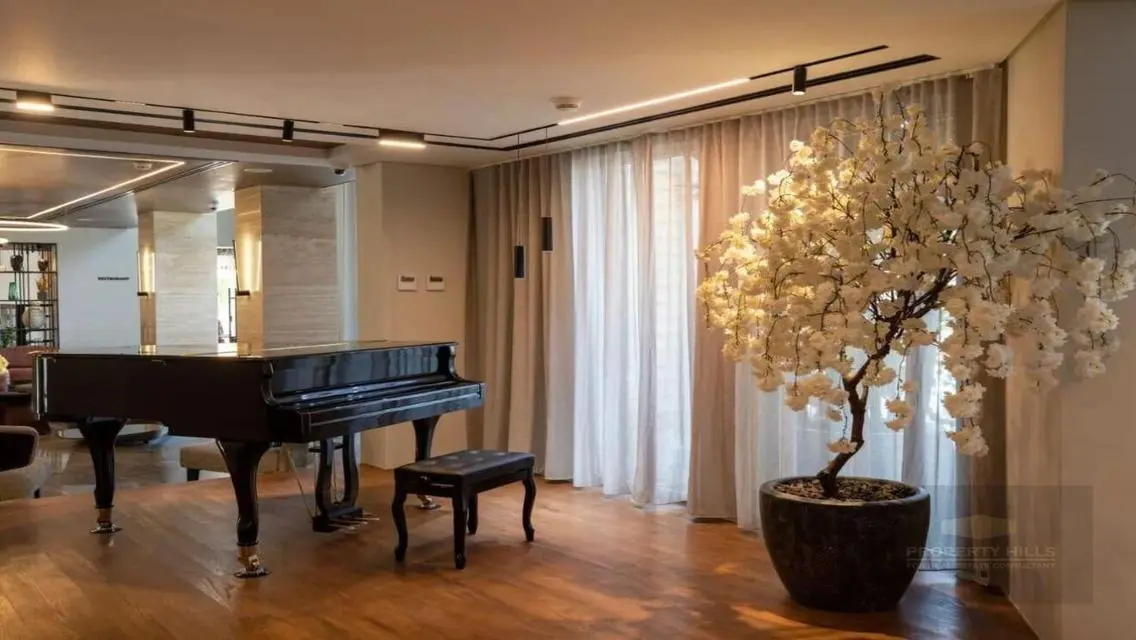 Luxurious Villa for Sale with Private Garden and Pool
