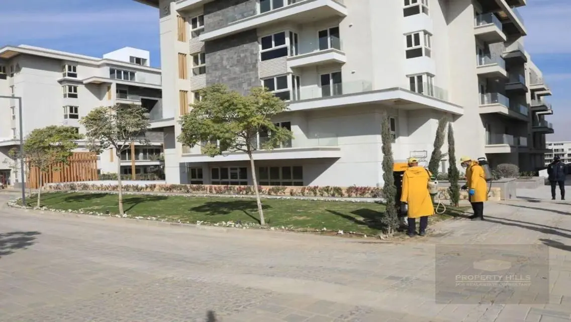 Luxurious Villa for Sale with Private Garden and Pool