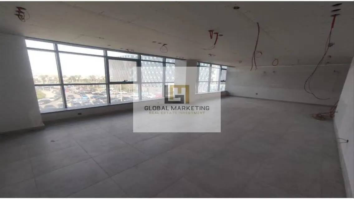 Modern Apartment with Amenities in Central Location