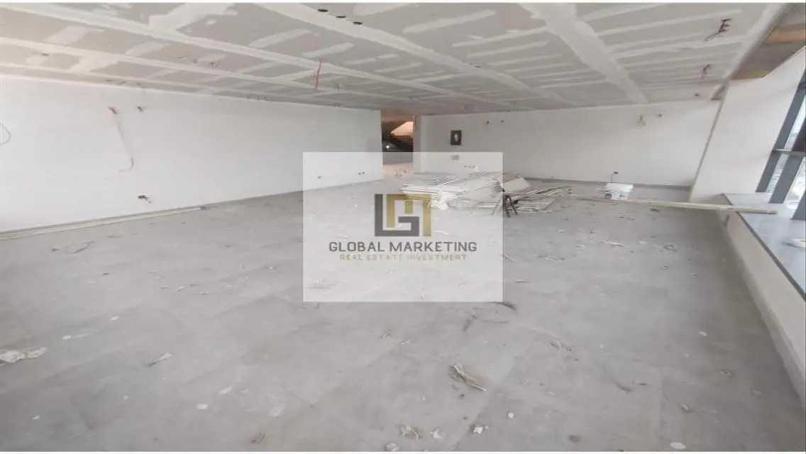 Modern Apartment with Amenities in Central Location
