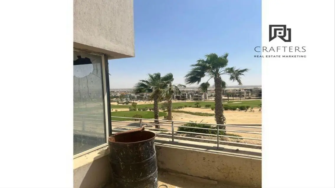 فيلا فاخرة مع إطلالة خلابة للبيع في حي متميز