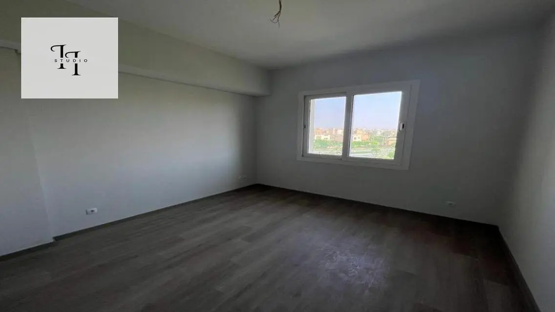 Luxury Apartment 150 m² with Balcony and Shared Pool