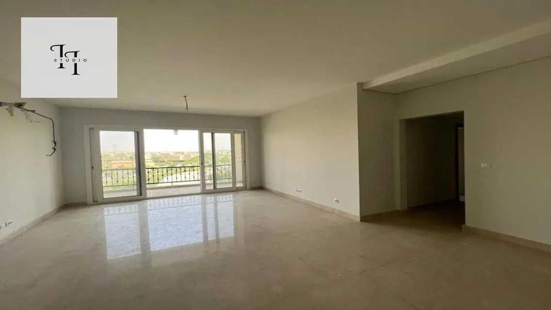 Luxury Apartment 150 m² with Balcony and Shared Pool