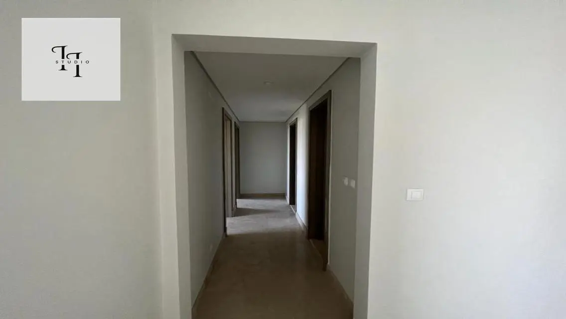 Luxury Apartment 150 m² with Balcony and Shared Pool