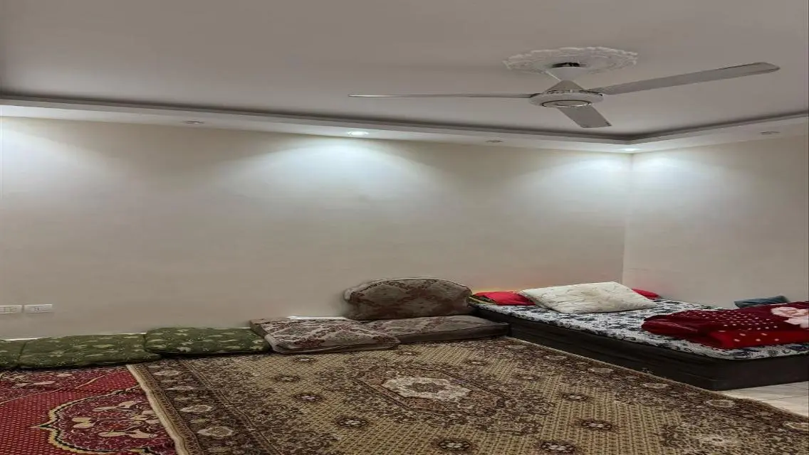 شقة فاخرة مع غرفة خادمة للإيجار