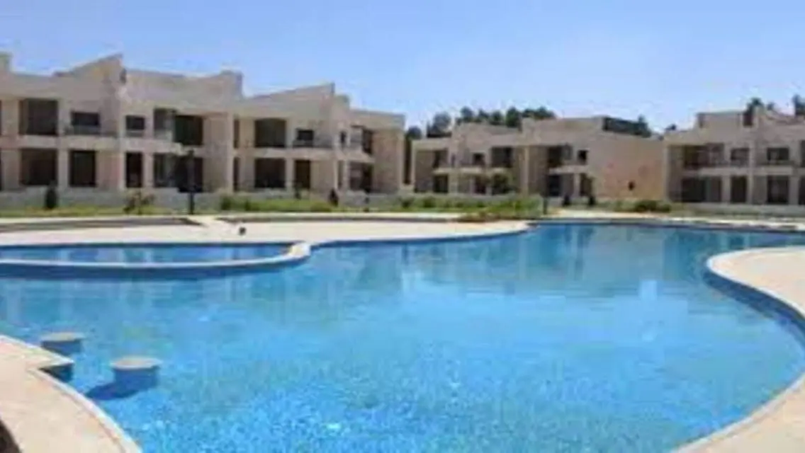 Luxury Apartment with Spacious Layout and Beautiful Views