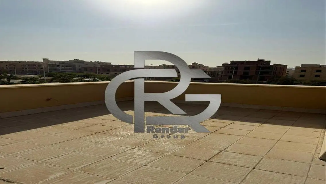 Luxurious Villa with Private Garden and Pool in Prime Location