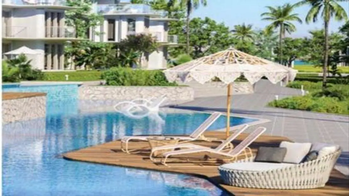 Chalet for Sale in Marseille Beach - Prime Location at a Great Price