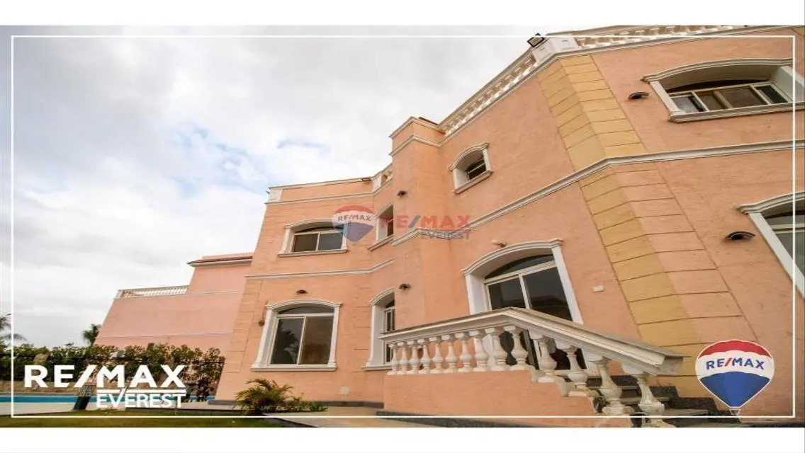 Luxury Villa with Private Garden and Pool
