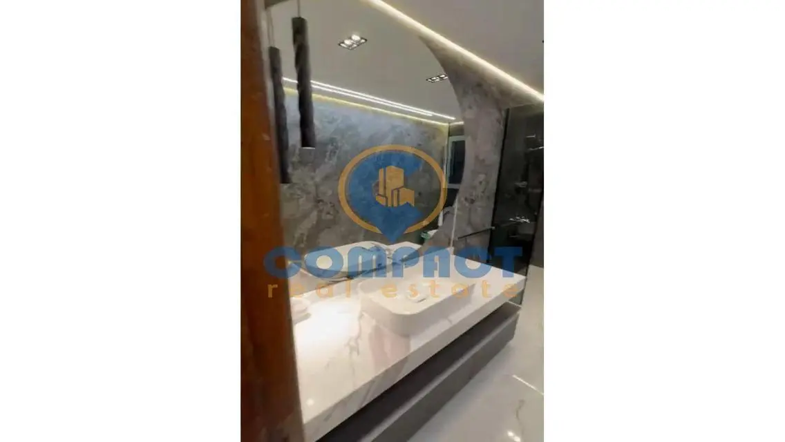 شقة فاخرة للبيع بمساحة 200 متر