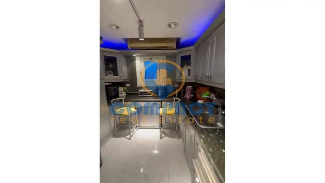 شقة فاخرة للبيع بمساحة 200 متر