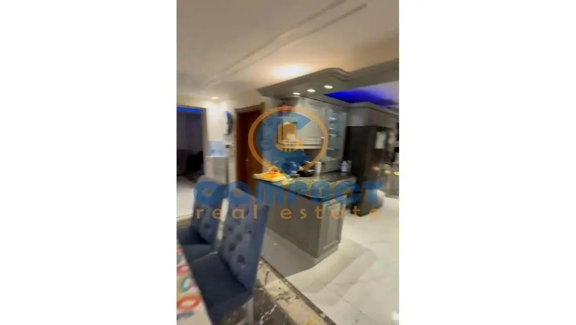 شقة فاخرة للبيع بمساحة 200 متر