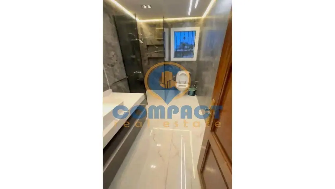 شقة فاخرة للبيع بمساحة 200 متر
